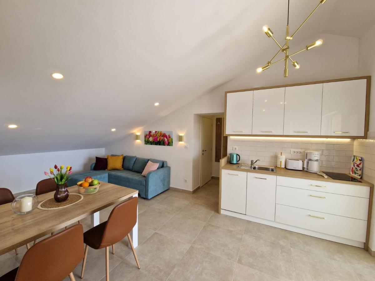 Haus Mit Meerblick Лопар Экстерьер фото