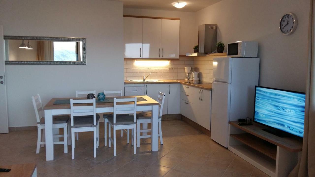 Haus Mit Meerblick Лопар Экстерьер фото